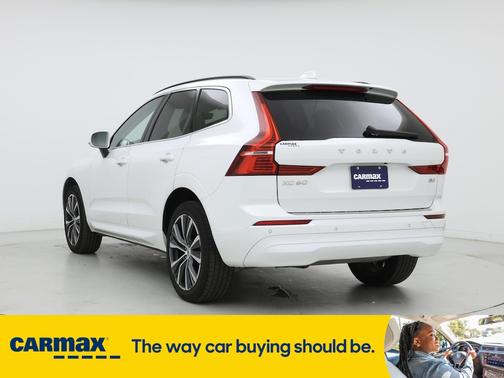2022 Volvo XC60 B5 Momentum