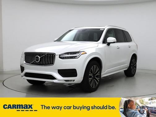2022 Volvo XC90 T5 Momentum