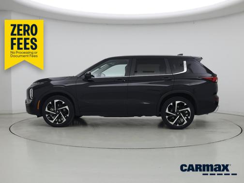 Black 2024 Mitsubishi Outlander SE