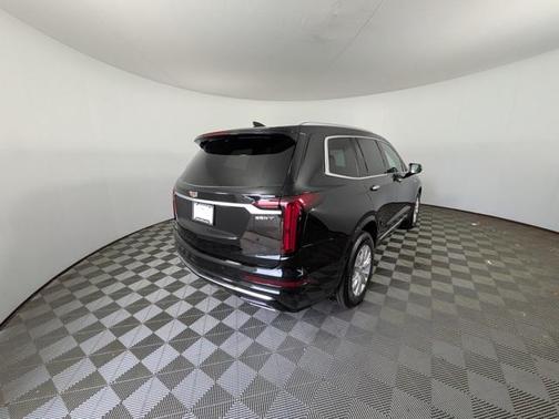 2025 Cadillac XT6 Luxury AWD