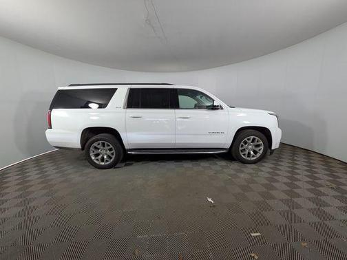 Summit White 2019 GMC Yukon XL SLE