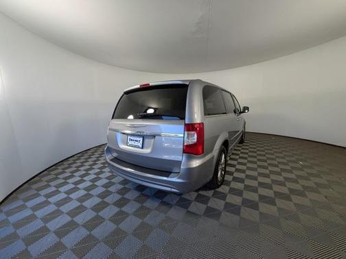 2014 Chrysler Town & Country Touring-L