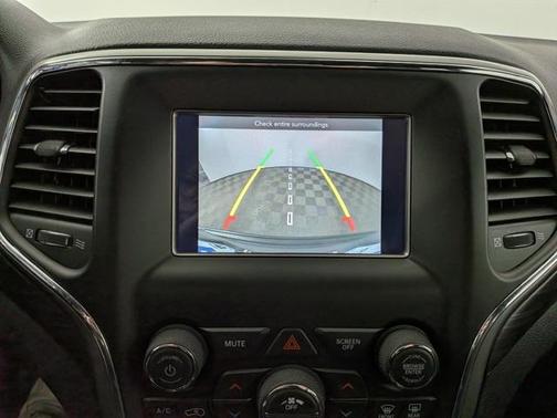 2020 Jeep Grand Cherokee Laredo