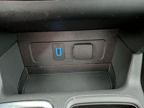 Lightning Blue Metallic 2017 Ford Escape SE