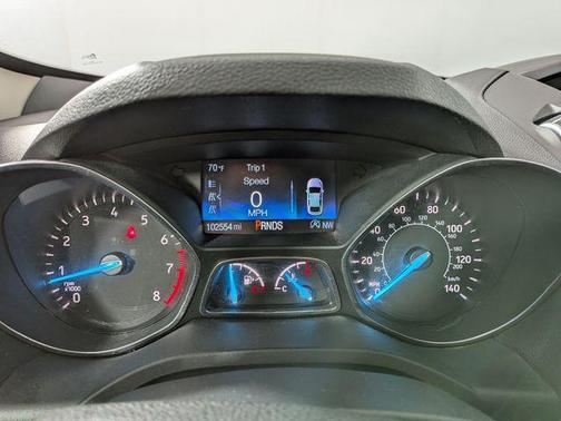 Lightning Blue Metallic 2017 Ford Escape SE