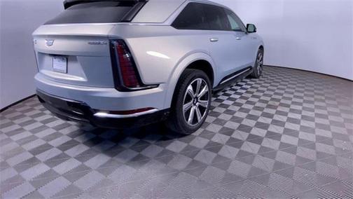 2025 Cadillac Escalade IQ Luxury 2