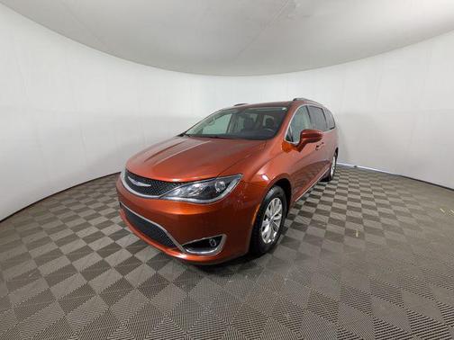 Copper Pearlcoat 2018 Chrysler Pacifica Touring-L Plus