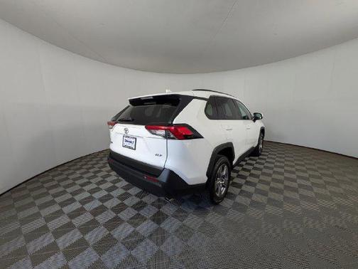 Ice 2025 Toyota RAV4 XLE