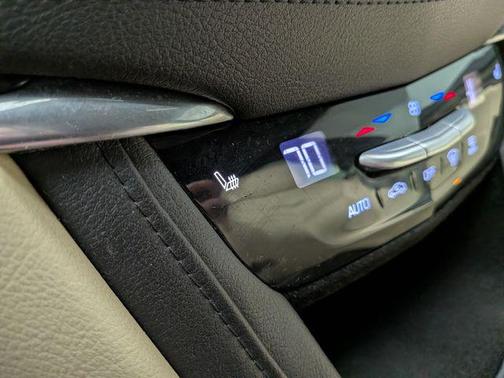 2017 Cadillac XT5 Base