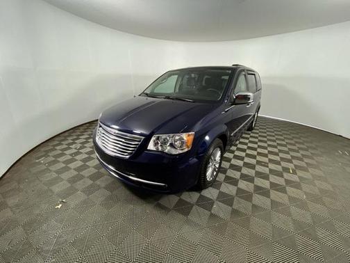 2016 Chrysler Town & Country Touring-L