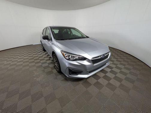 Ice Silver Metallic 2018 Subaru Impreza 2.0i