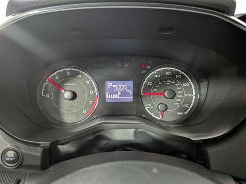 Ice Silver Metallic 2018 Subaru Impreza 2.0i
