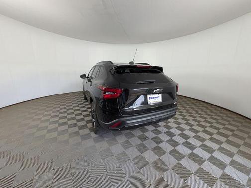 Mosaic Black Metallic 2024 Chevrolet Trax FWD 2RS