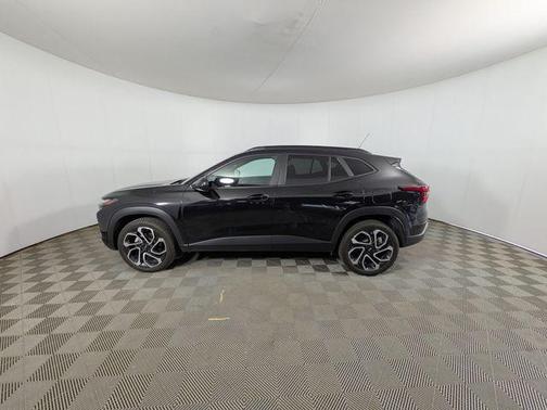 Mosaic Black Metallic 2024 Chevrolet Trax FWD 2RS