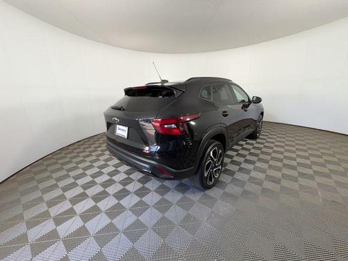 Mosaic Black Metallic 2024 Chevrolet Trax FWD 2RS