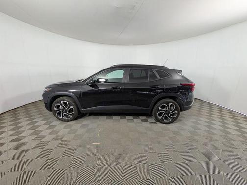 Mosaic Black Metallic 2024 Chevrolet Trax FWD 2RS