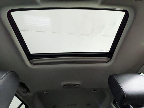 Summit White 2020 GMC Yukon XL SLT
