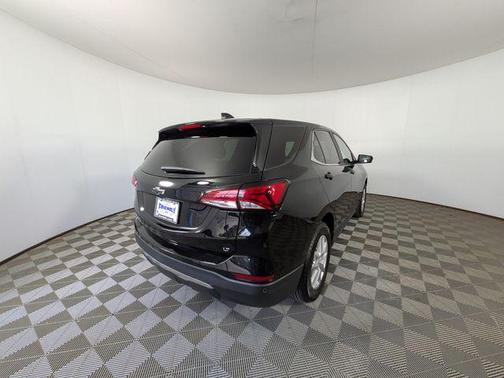 Mosaic Black Metallic 2024 Chevrolet Equinox 1LT