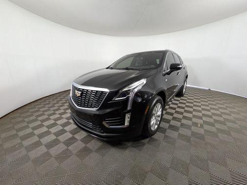 Stellar Black Metallic 2020 Cadillac XT5 Luxury