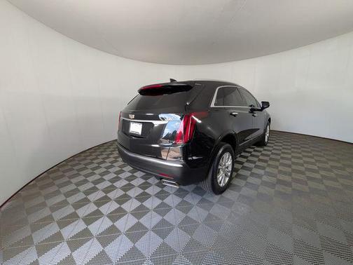 Stellar Black Metallic 2020 Cadillac XT5 Luxury