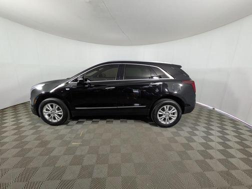 Stellar Black Metallic 2020 Cadillac XT5 Luxury