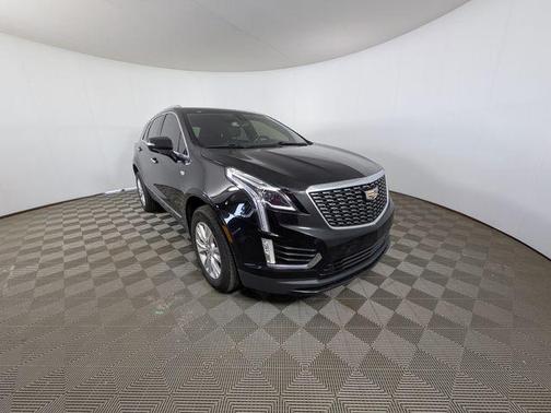 Stellar Black Metallic 2020 Cadillac XT5 Luxury