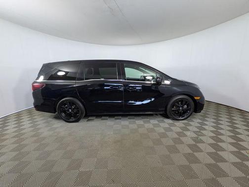 Crystal Black Pearl 2024 Honda Odyssey Sport