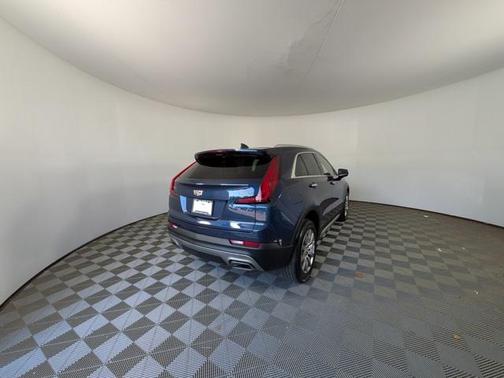 2022 Cadillac XT4 Premium Luxury