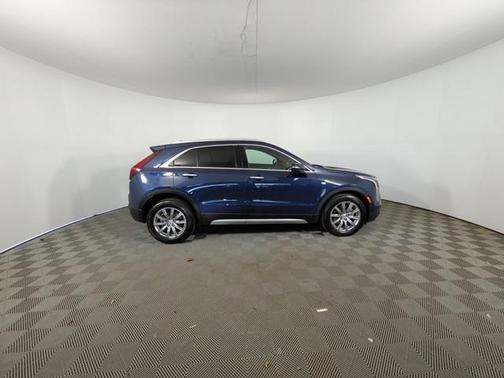 2022 Cadillac XT4 Premium Luxury