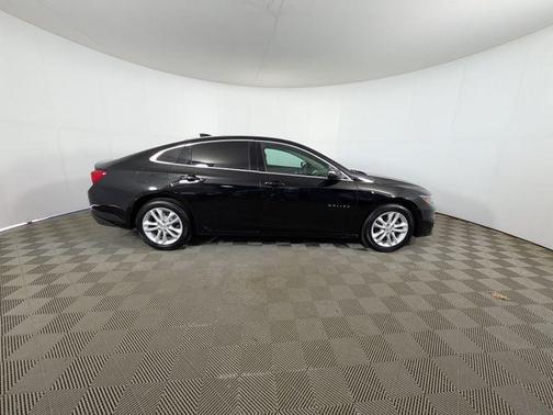 Mosaic Black Metallic 2018 Chevrolet Malibu LT