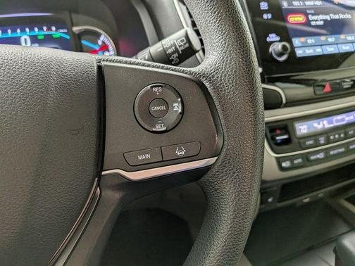 White Diamond Pearl 2019 Honda Pilot EX