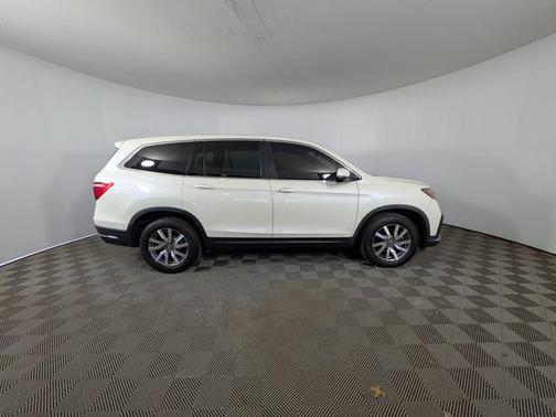 White Diamond Pearl 2019 Honda Pilot EX