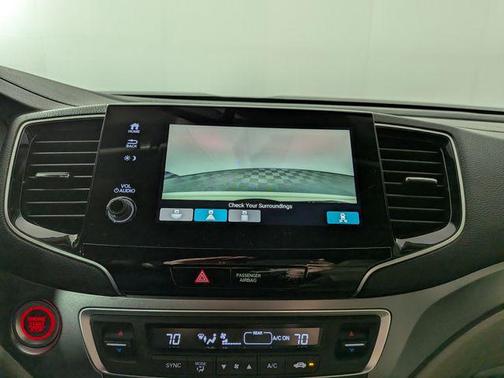 White Diamond Pearl 2019 Honda Pilot EX