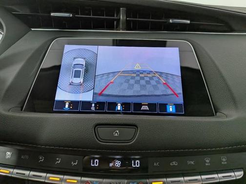 2022 Cadillac XT4 Premium Luxury