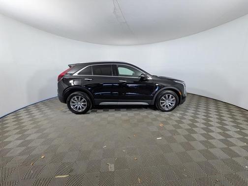 2022 Cadillac XT4 Premium Luxury
