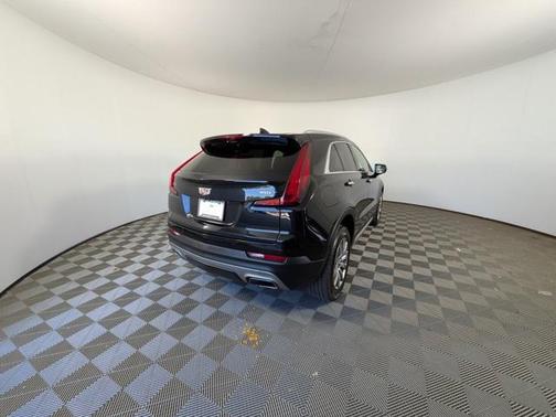 2022 Cadillac XT4 Premium Luxury