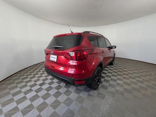 Ruby Red Metallic Tinted Clearcoat 2019 Ford Escape SE