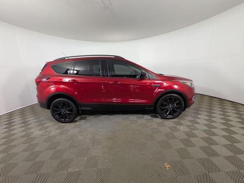 Ruby Red Metallic Tinted Clearcoat 2019 Ford Escape SE