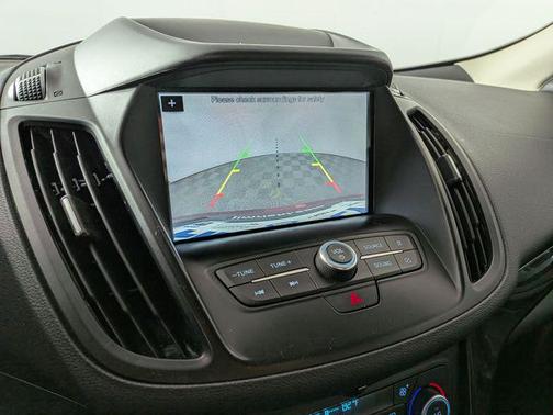 Ruby Red Metallic Tinted Clearcoat 2019 Ford Escape SE