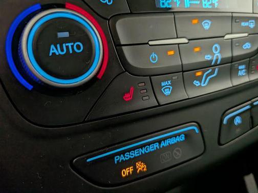 Ruby Red Metallic Tinted Clearcoat 2019 Ford Escape SE