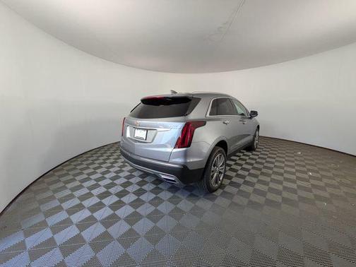 Argent Silver Metallic 2026 Cadillac XT5 Premium Luxury