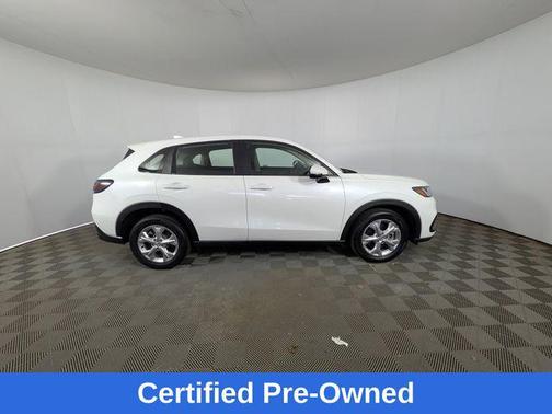 Platinum White Pearl 2023 Honda HR-V LX
