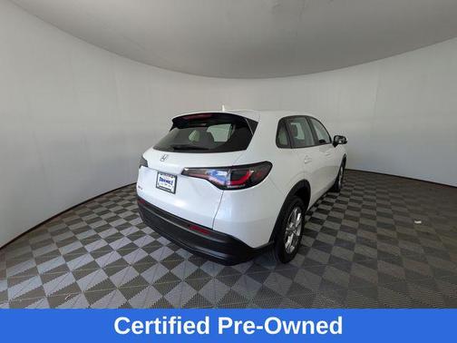 Platinum White Pearl 2023 Honda HR-V LX