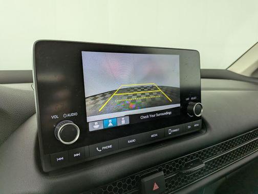 Platinum White Pearl 2023 Honda HR-V LX