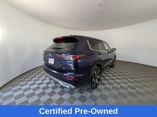 Black Diamond 2025 Mitsubishi Outlander SE S-AWC