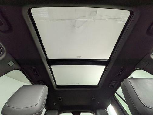 Argent Silver Metallic 2023 Cadillac XT6 Premium Luxury FWD