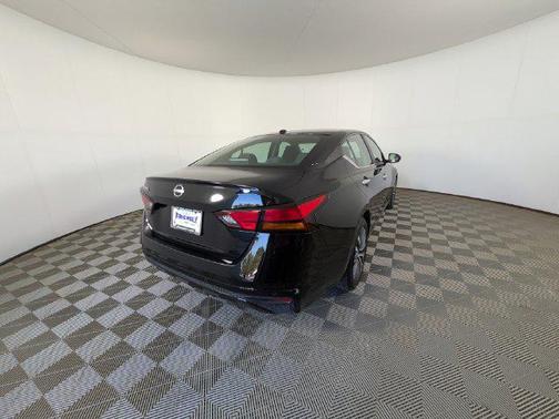 Super Black 2025 Nissan Altima 2.5 SV