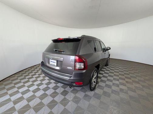 Granite Crystal Metallic Clearcoat 2017 Jeep Compass High Altitude