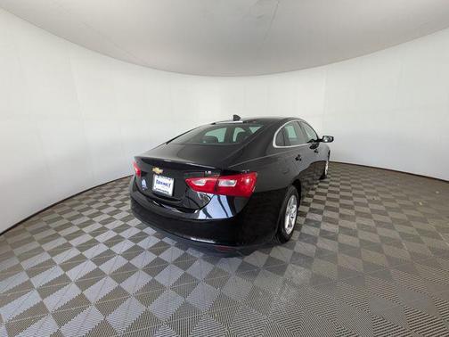 Mosaic Black Metallic 2016 Chevrolet Malibu LS