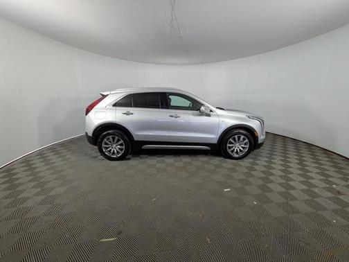2022 Cadillac XT4 Premium Luxury